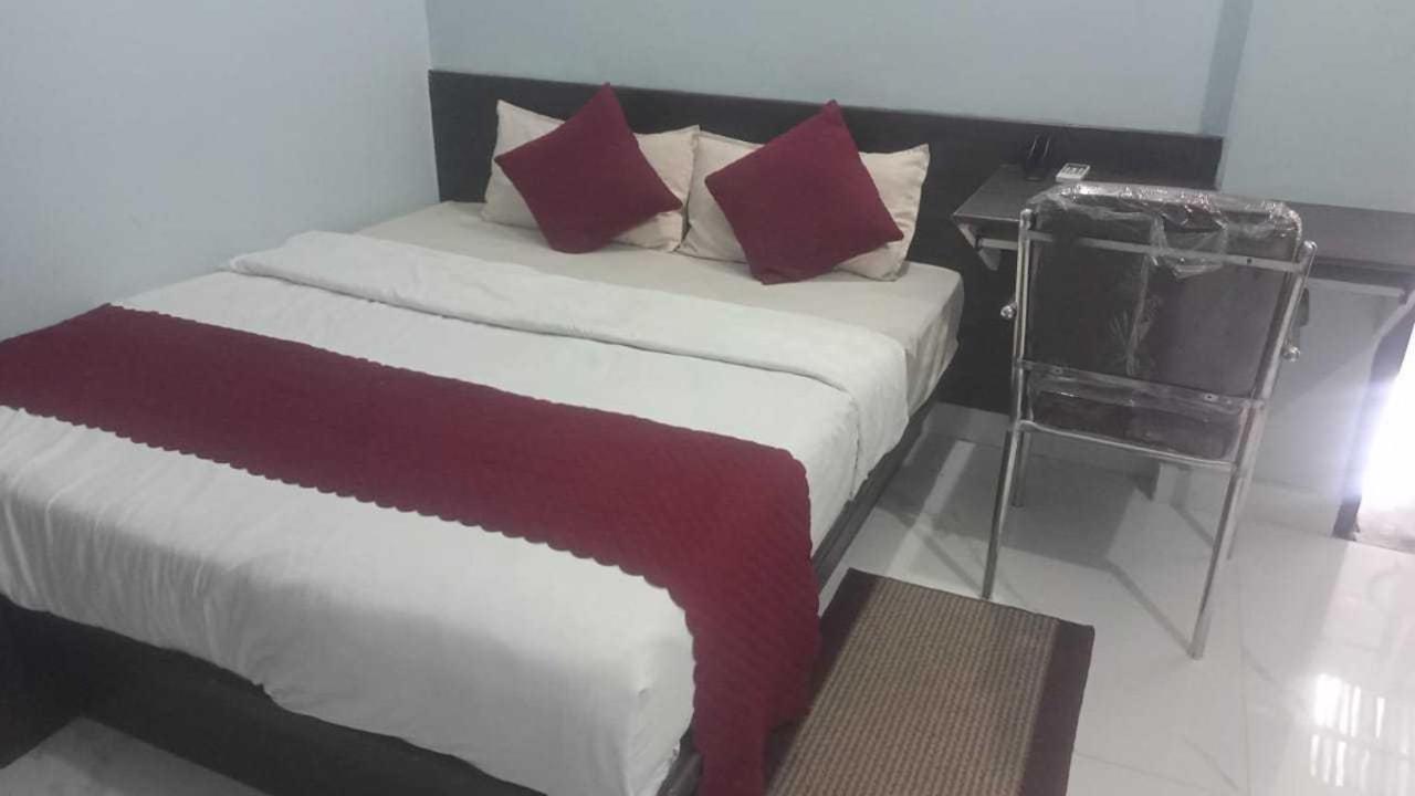 Hotel O Home Aditya Inn Suits Homestay Ayodhya エクステリア 写真
