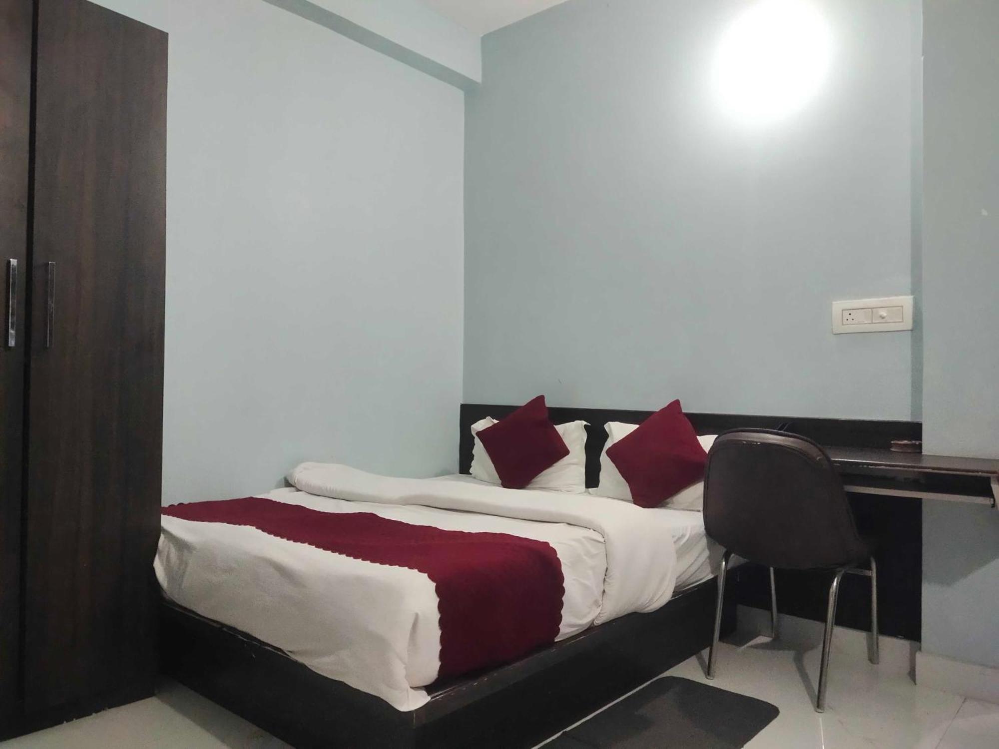 Hotel O Home Aditya Inn Suits Homestay Ayodhya エクステリア 写真